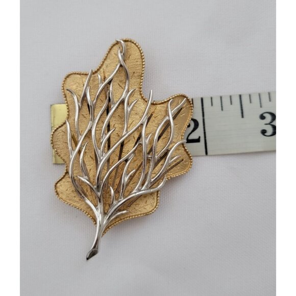 Vintage CORO Signed Gold & Silver Tone Leaf Brooch Pin - Picture 6 of 6